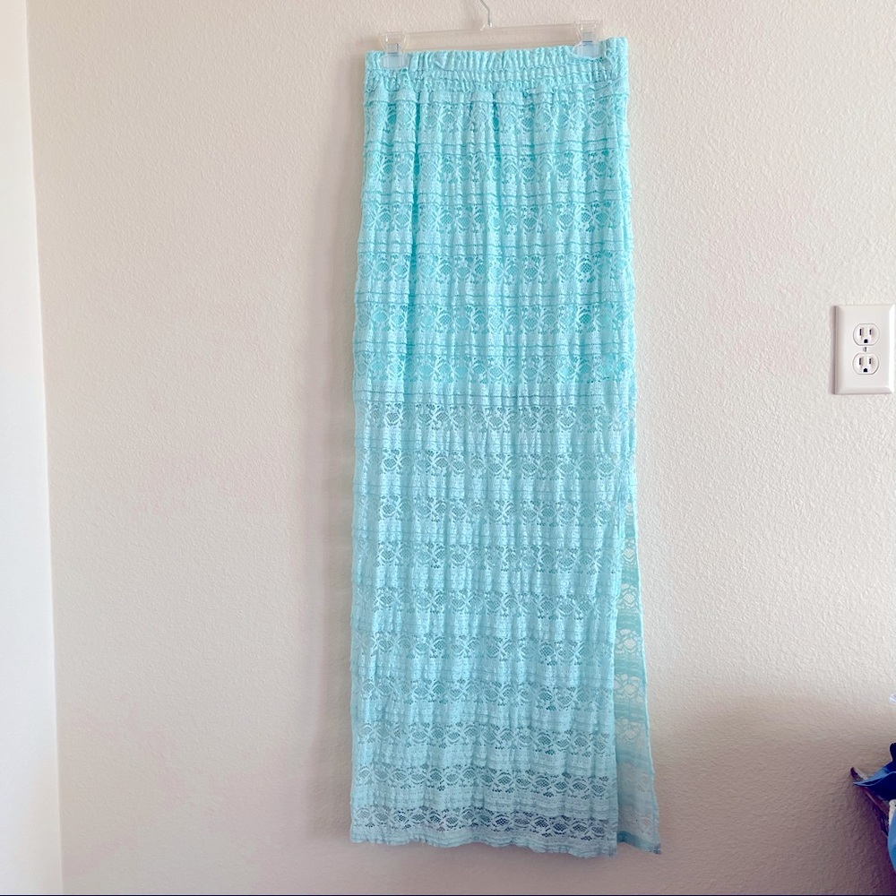 No Boundaries aqua blue maxi skirt w/Lacy overlay & half slip underneath
